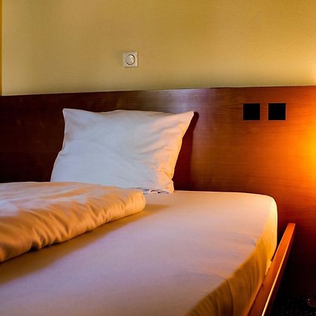 พลาซา สวีท รึสเซลส์ไฮม์ Hotel รึสเซิลส์ไฮม์ ภายนอก รูปภาพ