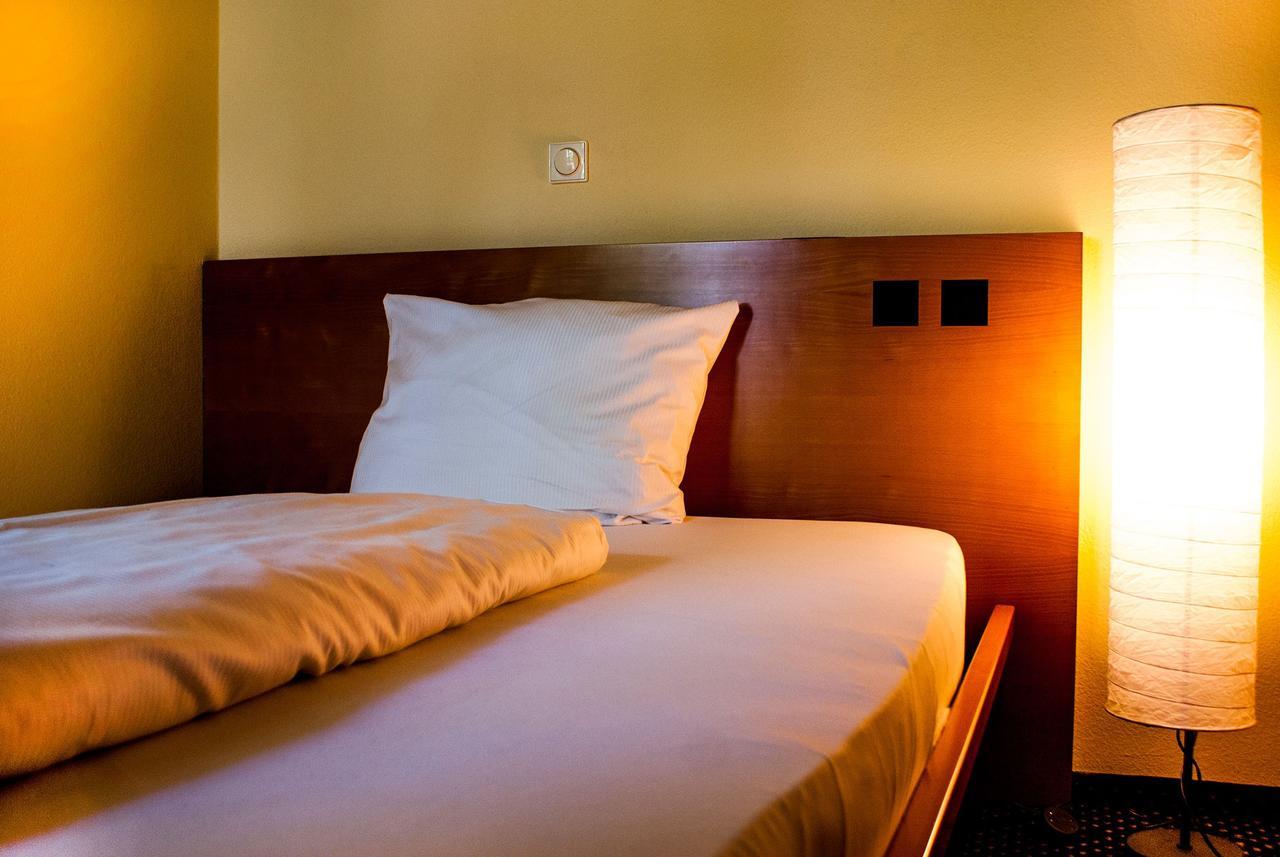 พลาซา สวีท รึสเซลส์ไฮม์ Hotel รึสเซิลส์ไฮม์ ภายนอก รูปภาพ